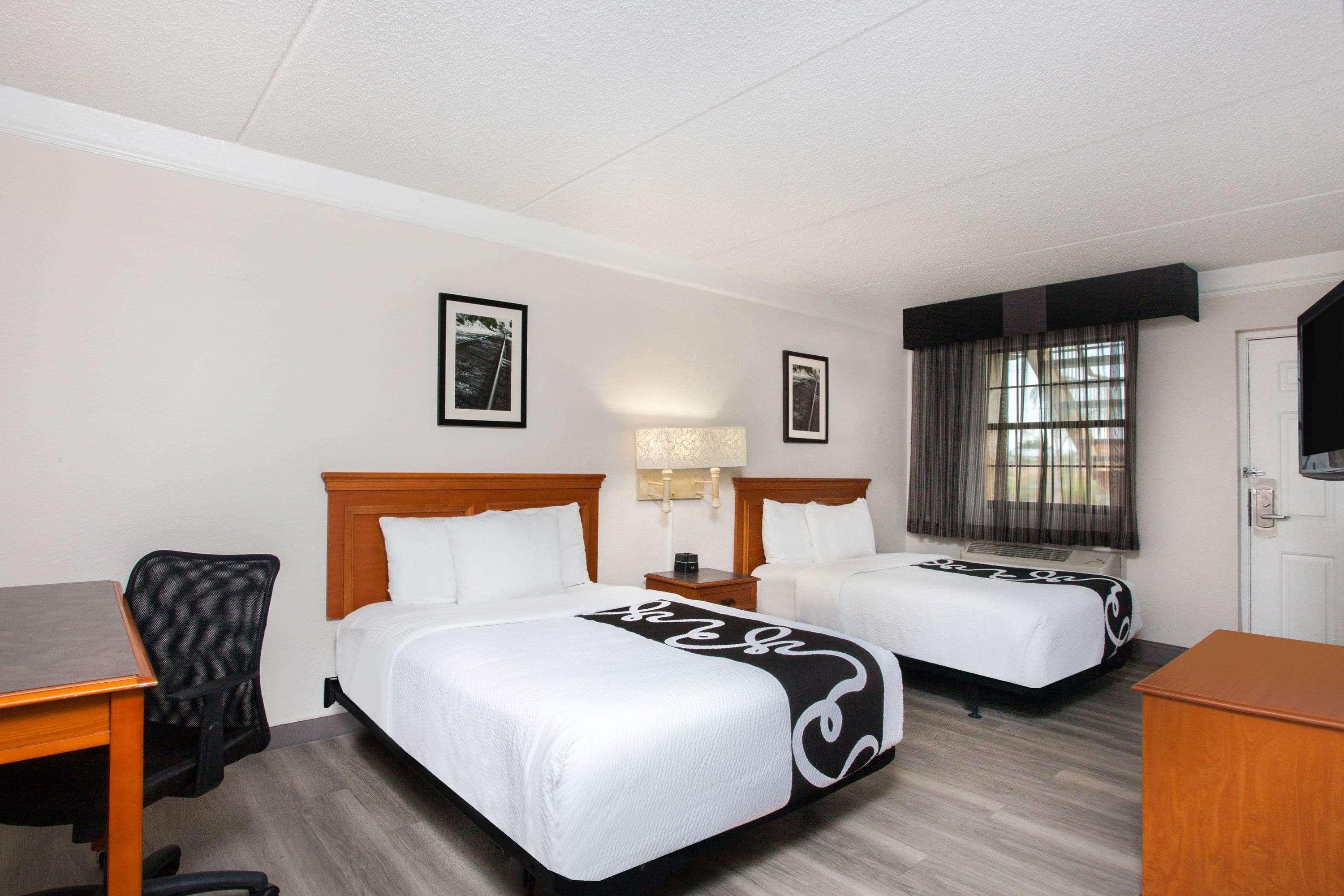 Baymont By Wyndham Fort Myers Central Exterior foto